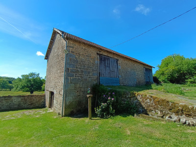 French property for sale in Crocq, Creuse - €159,900 - photo 3