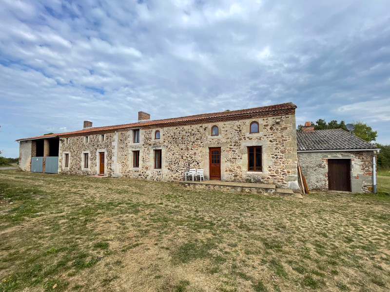 French property for sale in Genneton, Deux-Sèvres - €468,000 - photo 14