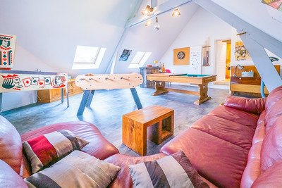 Rare for this area: Spacious architect house with heated swimming pool.
