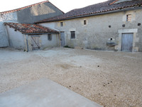 Propriété à vendre à Savigné, Vienne - 93 500 € - photo n°2