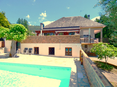 Maison à vendre à Argentat-sur-Dordogne, Corrèze, Limousin, avec Leggett Immobilier