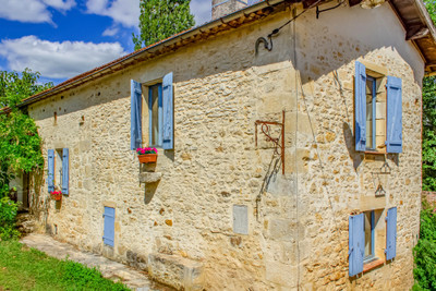 French property for sale in Cuzorn, Lot-et-Garonne - €194,000 - photo 2