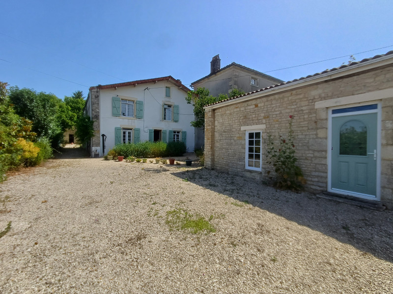 French property for sale in Fouqueure, Charente - €204,200 - photo 0