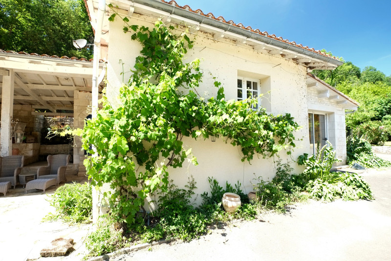 French property for sale in Saint-Maixent-l'École, Deux-Sèvres - &#8364;449,500 - photo 9