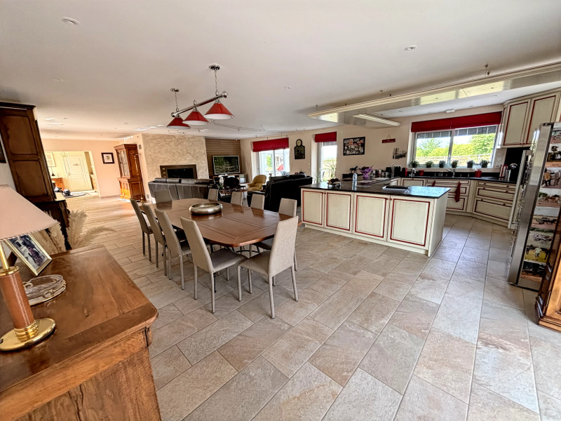 French property for sale in Rouessé-Fontaine, Sarthe - €798,000 - photo 4