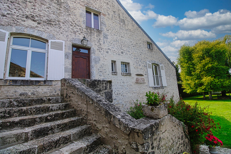 French property for sale in Beaugency, Loiret - €445,200 - photo 2