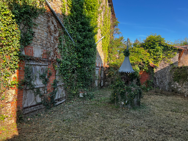 French property for sale in Cellefrouin, Charente - €46,600 - photo 8