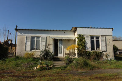 French property for sale in Moncontour, Vienne - €25,000 - photo 2