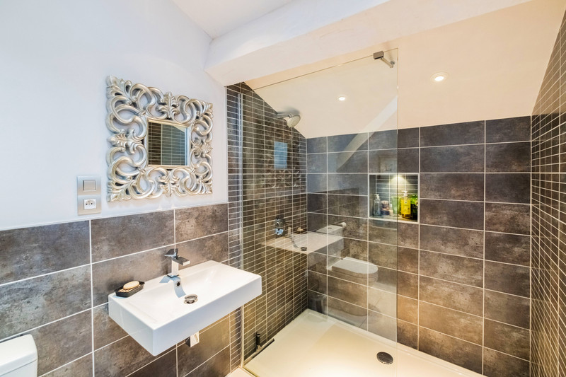 French property for sale in Saint-Germain-du-Seudre, Charente-Maritime - €616,069 - photo 5