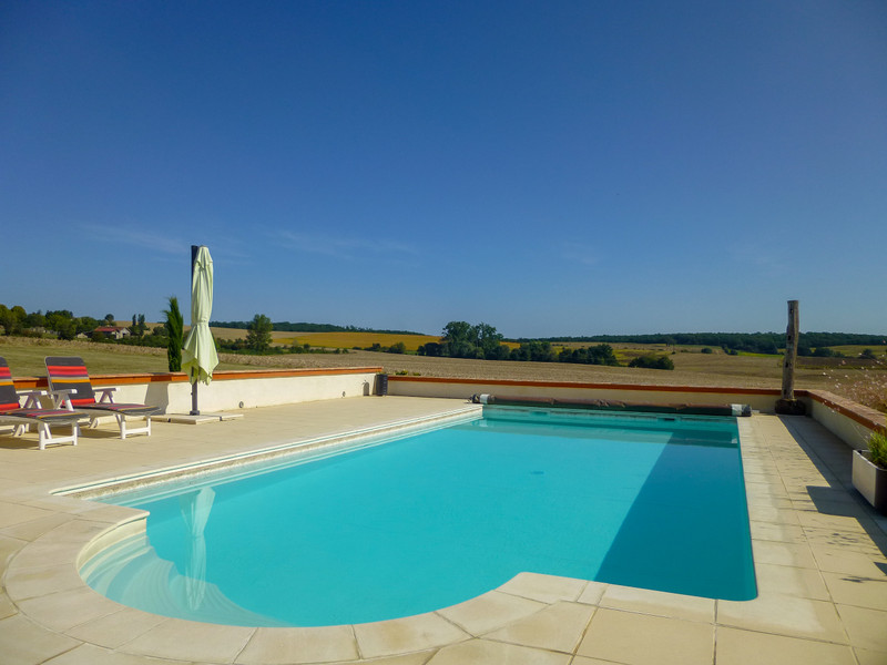French property for sale in Lauzun, Lot-et-Garonne - €462,000 - photo 2