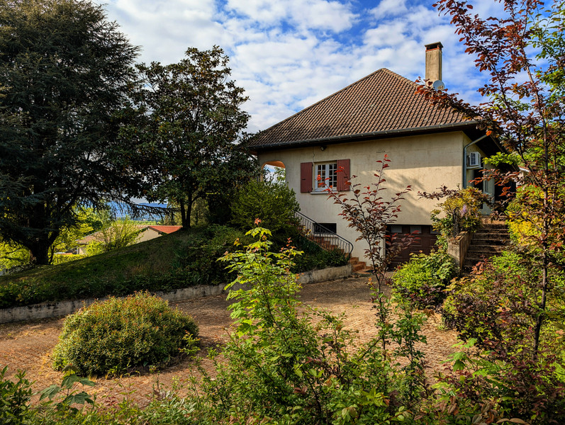 Maison à vendre à Montmerle-sur-Saône, Ain - 355.100 € - photo 1