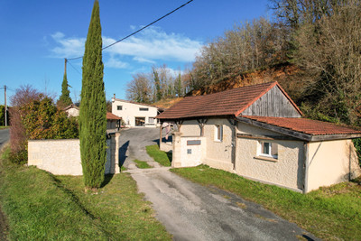 Maison à vendre à Montignac, Dordogne, Aquitaine, avec Leggett Immobilier