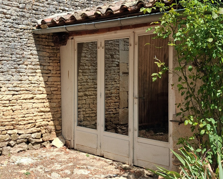 French property for sale in Blanzay, Vienne - €61,600 - photo 2