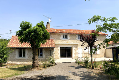Maison à vendre à Payroux, Vienne, Poitou-Charentes, avec Leggett Immobilier