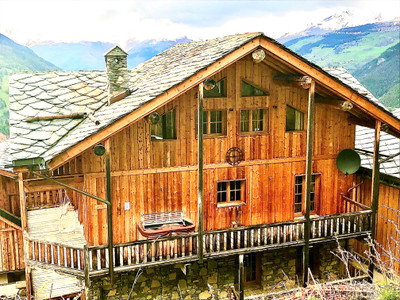 Piste-side Penthouse Chalet, Spectacular Views, Sainte Foy, 3 Large Ensuite Bedrooms,  Parking 