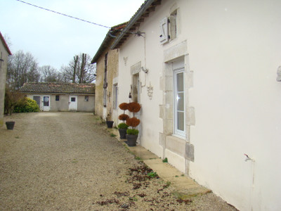 Maison à vendre à Usson-du-Poitou, Vienne, Poitou-Charentes, avec Leggett Immobilier