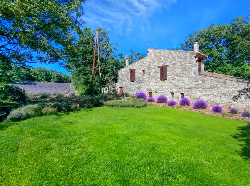 French property for sale in Vachères, Alpes-de-Haute-Provence - €540,000 - photo 2