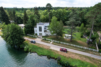 Maison à vendre à Fontainebleau, Seine-et-Marne, Île-de-France, avec Leggett Immobilier