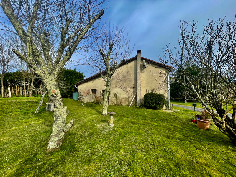 French property for sale in Clérac, Charente-Maritime - €172,800 - photo 5