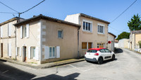 Maison à vendre à Saint-Jean-d'Angély, Charente-Maritime - 147.150 € - photo 1