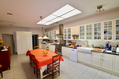 French property for sale in Bellevigne, Charente - €550,000 - photo 2