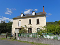 Maison à vendre à Saint-Martin-Valmeroux, Cantal - 119.900 € - photo 1