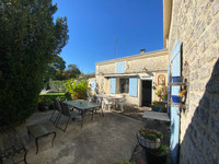 Propriété à vendre à Jonzac, Charente-Maritime - 328 600 € - photo n°2