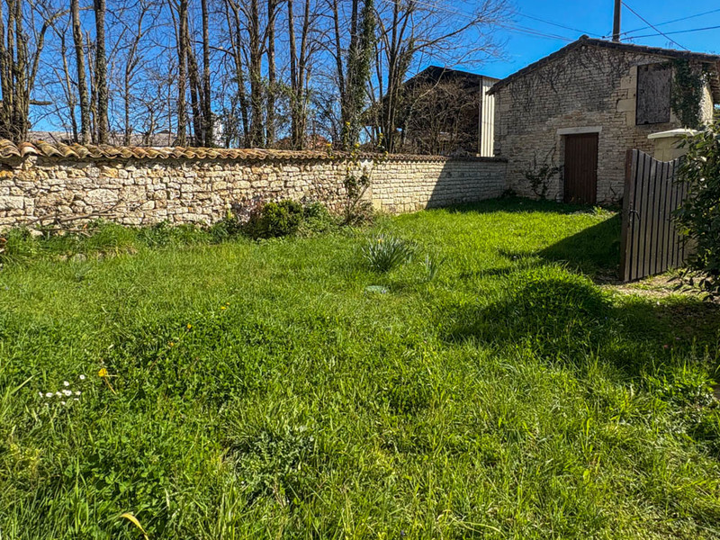 French property for sale in Lorigné, Deux-Sèvres - €152,600 - photo 9