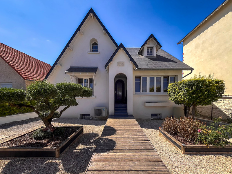Propriété à vendre à Surgères, Charente-Maritime - 399 999 €