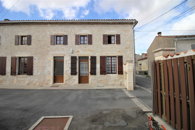 Maison à vendre à Varaize, Charente-Maritime, Poitou-Charentes, avec Leggett Immobilier