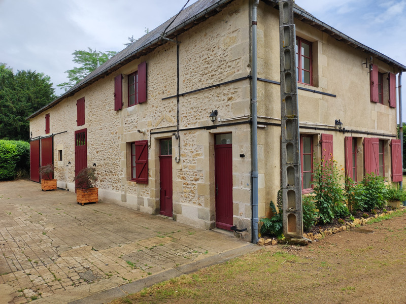 Propriété à vendre à Jazeneuil, Vienne - 1 350 000 €