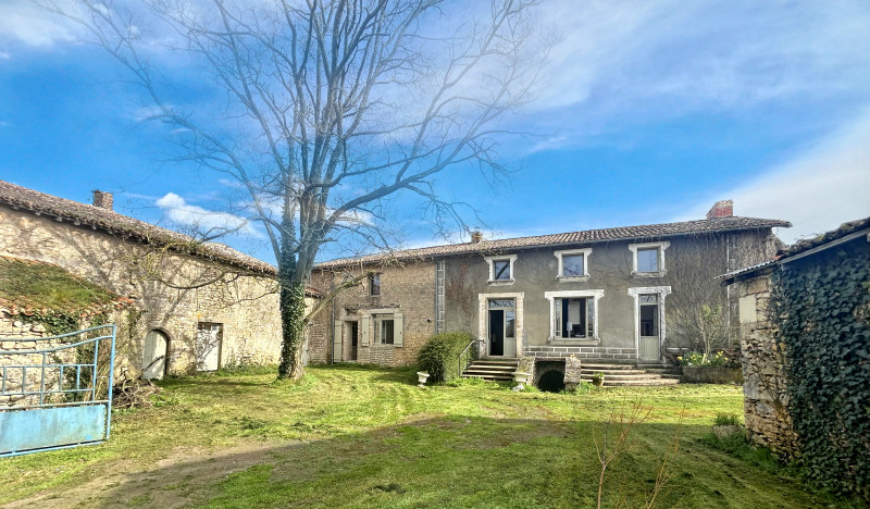 Propriété à vendre à Cherves, Vienne - 230 050 €