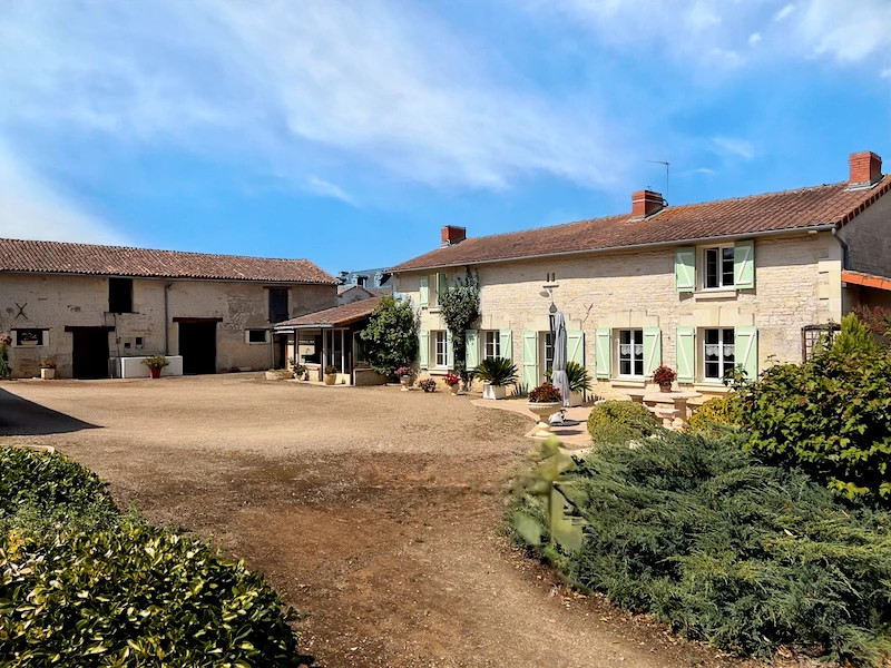 Propriété à vendre à Sammarçolles, Vienne - 239 680 €