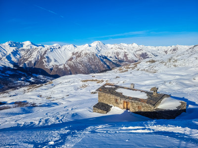 Amazing chalet d'alpage with wonderful views in the heart of The Three Valleys