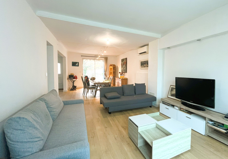 French property for sale in Périgny, Charente-Maritime - €585,400 - photo 2