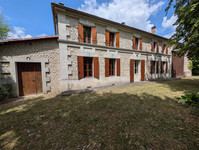 Maison à vendre à Le Pin, Charente-Maritime - 214.000 € - photo 1