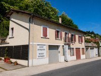 Propriété à vendre à Aubeterre-sur-Dronne, Charente - 170 000 € - photo n°1