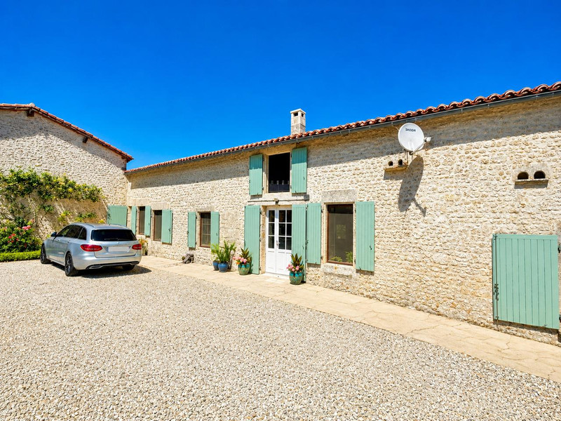 French property for sale in Val des Vignes, Charente - €395,380 - photo 1