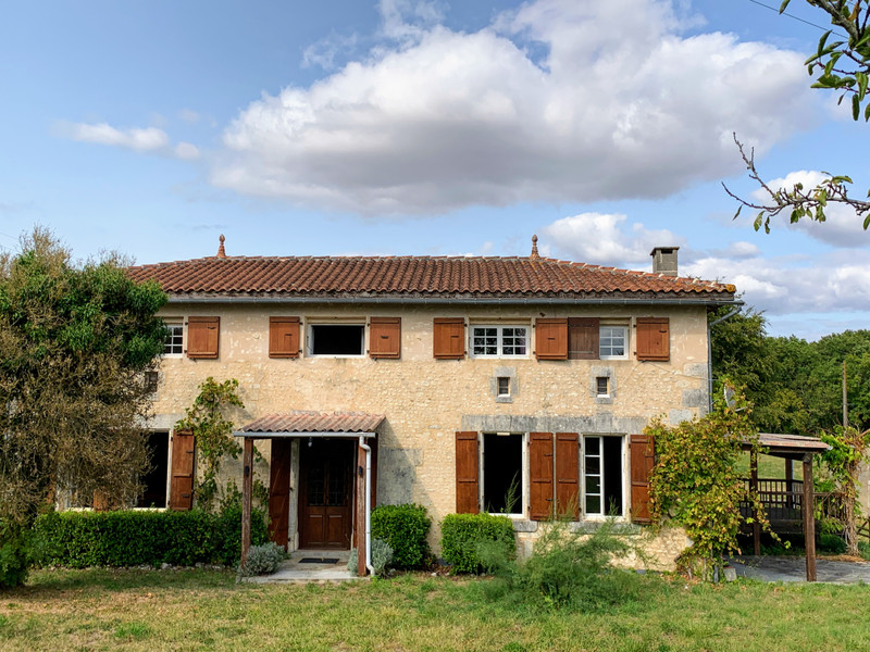 Maison à vendre à Condéon, Charente - 240 750 € - photo 1