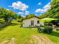 Propriété à vendre à Saint-Vallier, Charente - 160 775 € - photo n°1