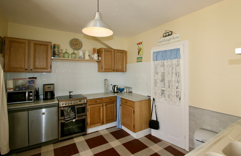 French property for sale in Massignac, Charente - €107,500 - photo 2