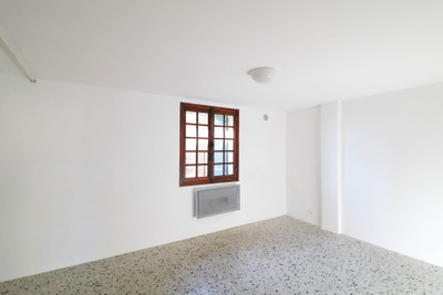 French property for sale in Saint-Maximin, Gard - €115,000 - photo 8