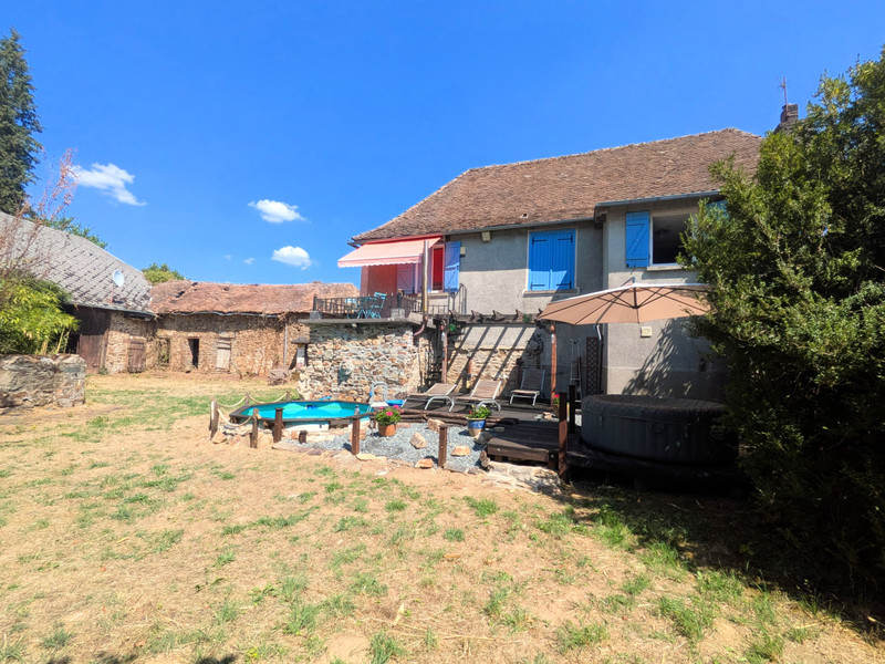 French property for sale in Salon-la-Tour, Corrèze - €135,000 - photo 0