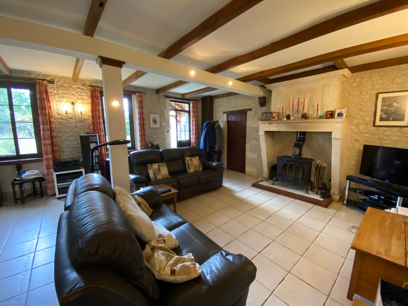 French property for sale in Messac, Charente-Maritime - €278,000 - photo 5
