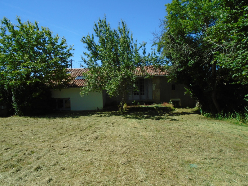 French property for sale in Chatain, Vienne - €93,500 - photo 2