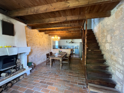 French property for sale in Annepont, Charente-Maritime - €249,994 - photo 2