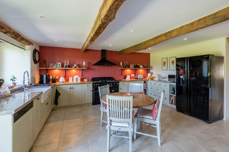French property for sale in Oradour-sur-Vayres, Haute-Vienne - €691,290 - photo 5