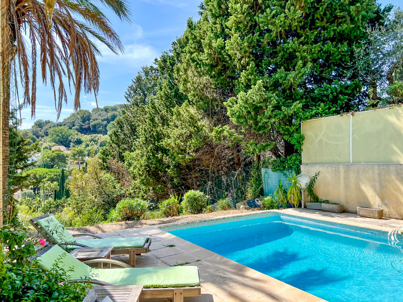 French property for sale in Vallauris, Alpes-Maritimes - &#8364;1,250,000 - photo 2