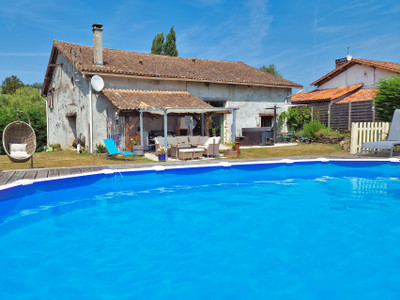 French property for sale in Saulgond, Charente - €260,000 - photo 2