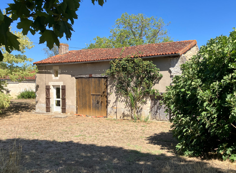 French property for sale in Saint-Martin-l'Ars, Vienne - €66,600 - photo 0